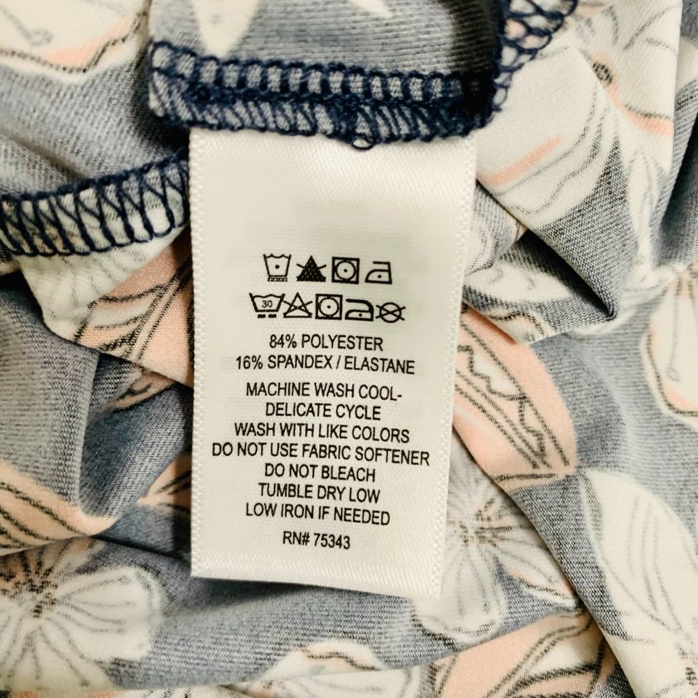 ASPEN RASHGUARD WITH HOODIE SWIM TOP - Picture 10 of 10